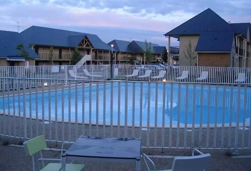 Отель Adonis Hauts De Honfleur