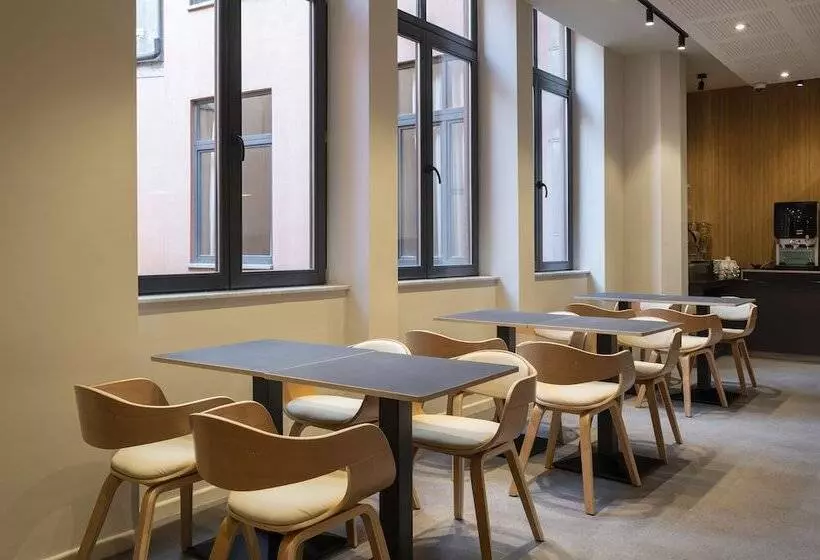 هتل Alma Grand Place