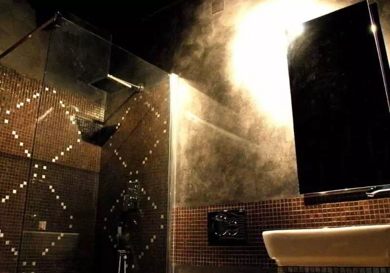 هتل Avogaria 5 Rooms