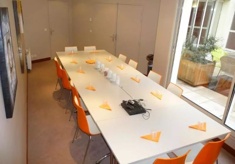 Hotel Orion Paris Haussmann