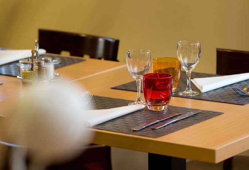 בית מלון כפרי Prest Hôtel Epinal Chavelot