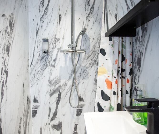 هتل The Rokxy Townhouse   Kings Cross