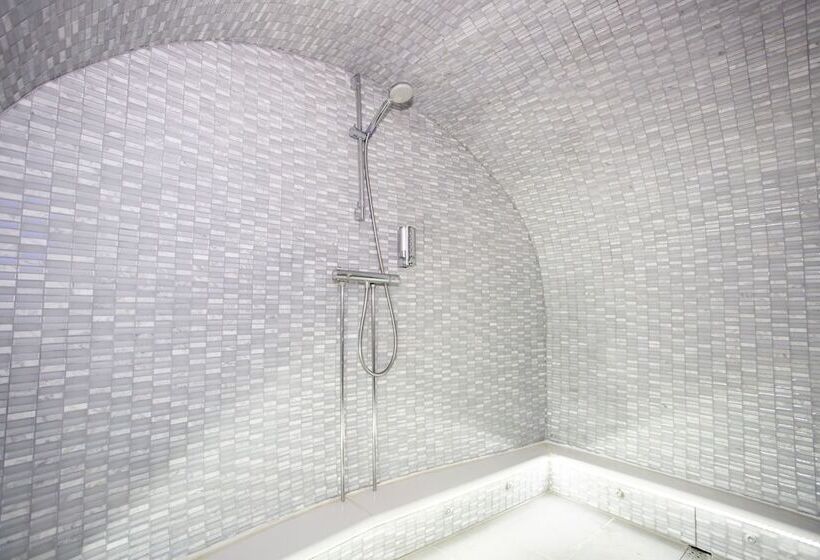 هتل The Rokxy Townhouse   Kings Cross