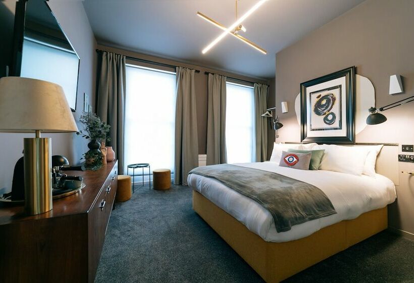 Otel The Warwick By Nestor