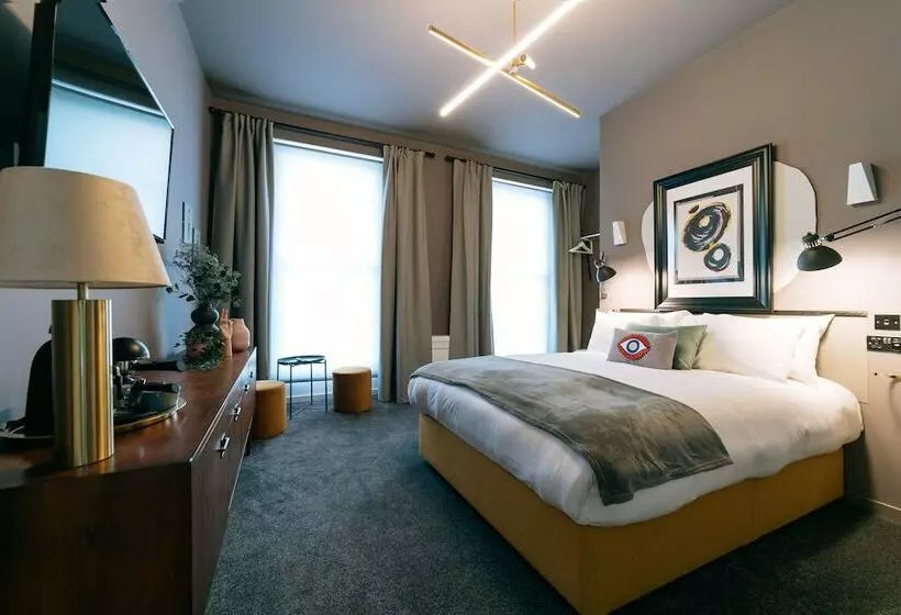 ホテル The Warwick By Nestor