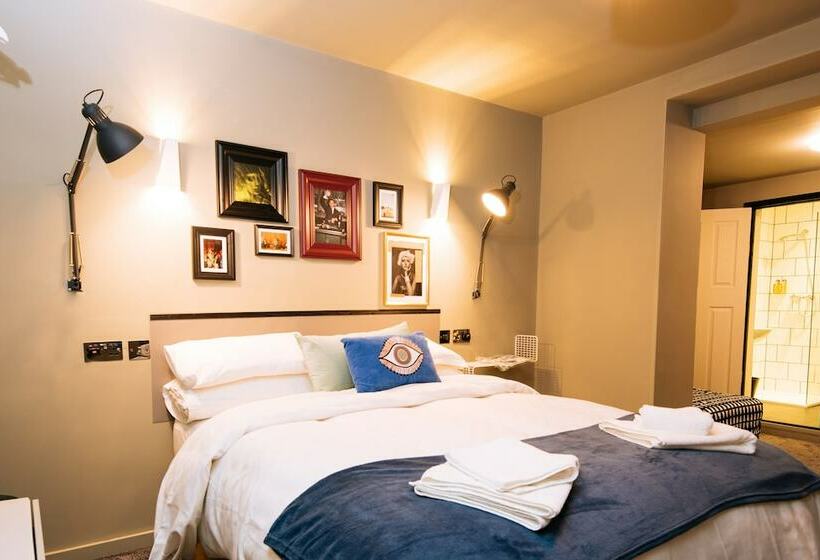 Otel The Warwick By Nestor