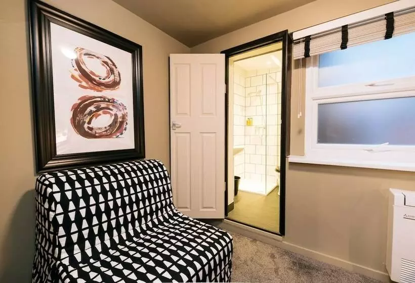 ホテル The Warwick By Nestor