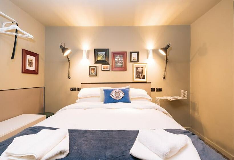 Otel The Warwick By Nestor