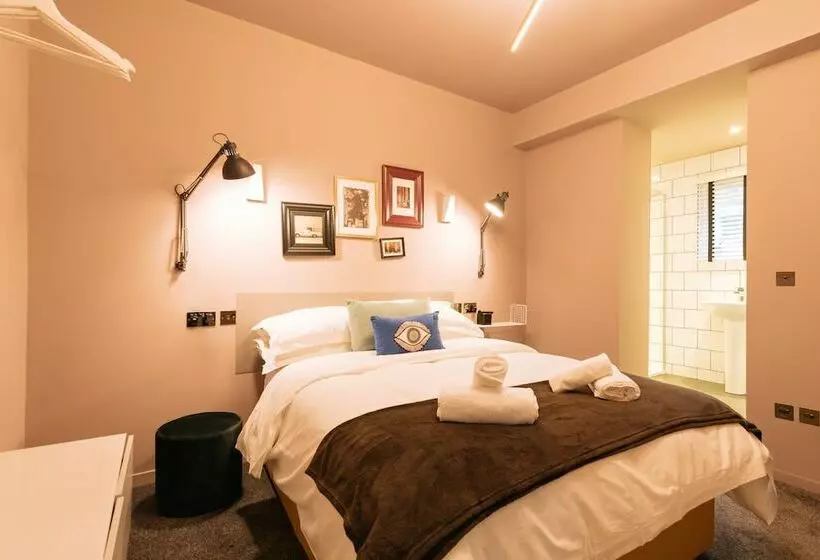 ホテル The Warwick By Nestor