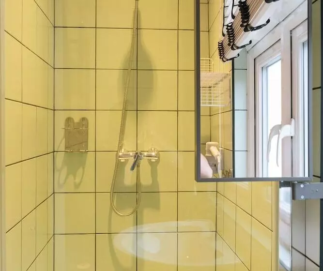 ホテル The Warwick By Nestor