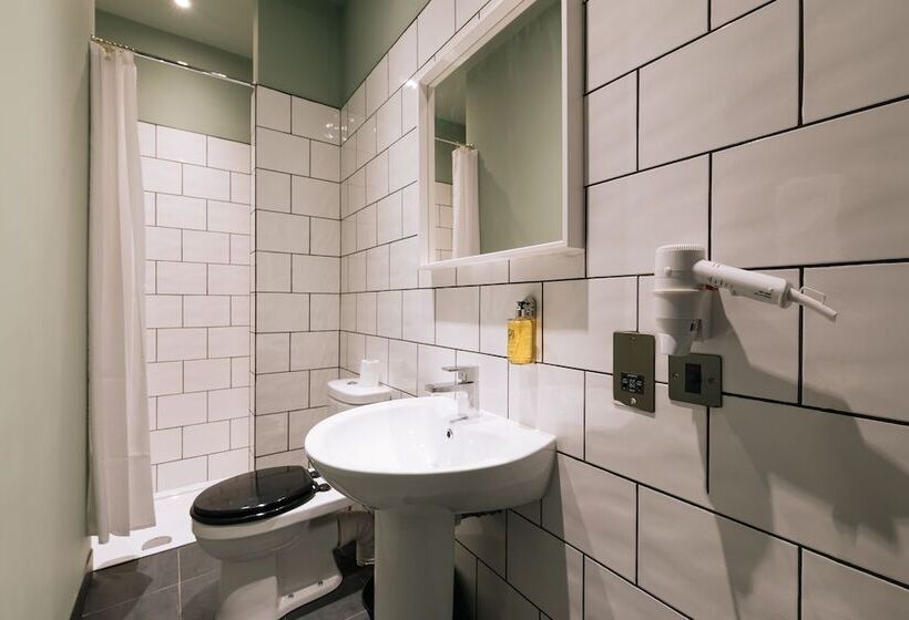 Otel The Warwick By Nestor