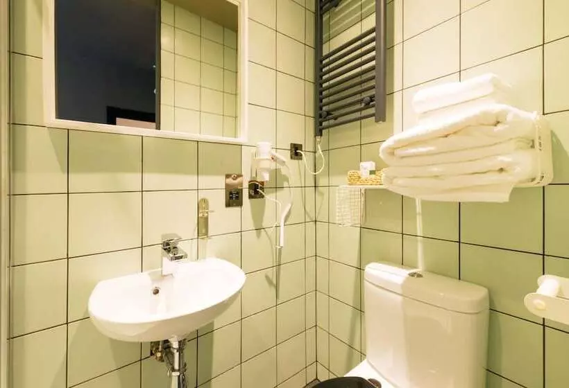 ホテル The Warwick By Nestor