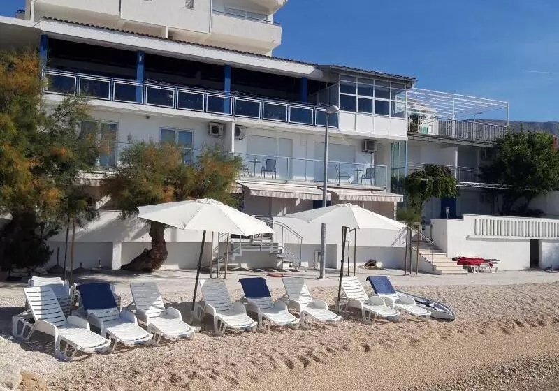 Pension Beachfront Apartmants Zanic