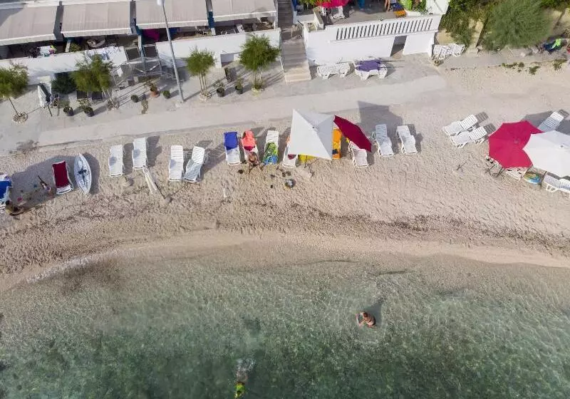 Pension Beachfront Apartmants Zanic