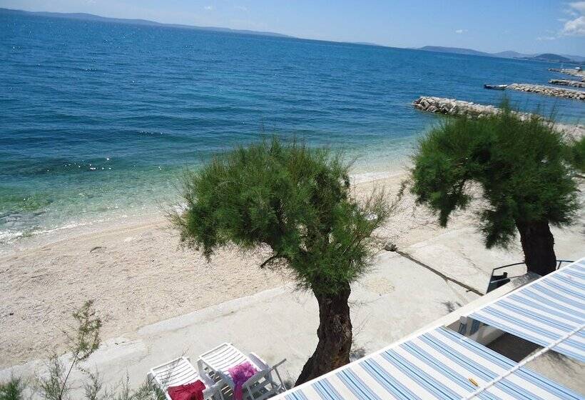 Pension Beachfront Apartmants Zanic