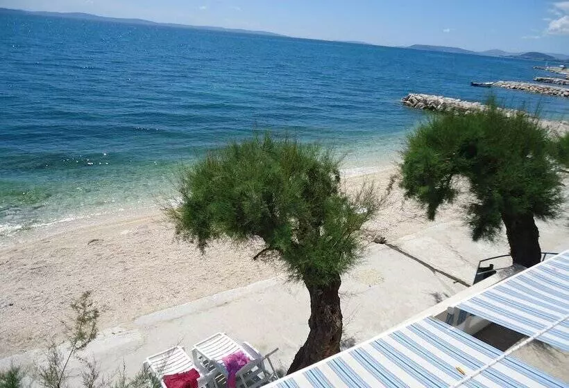 Pension Beachfront Apartmants Zanic