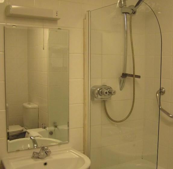 בית מלון כפרי The Cadogan