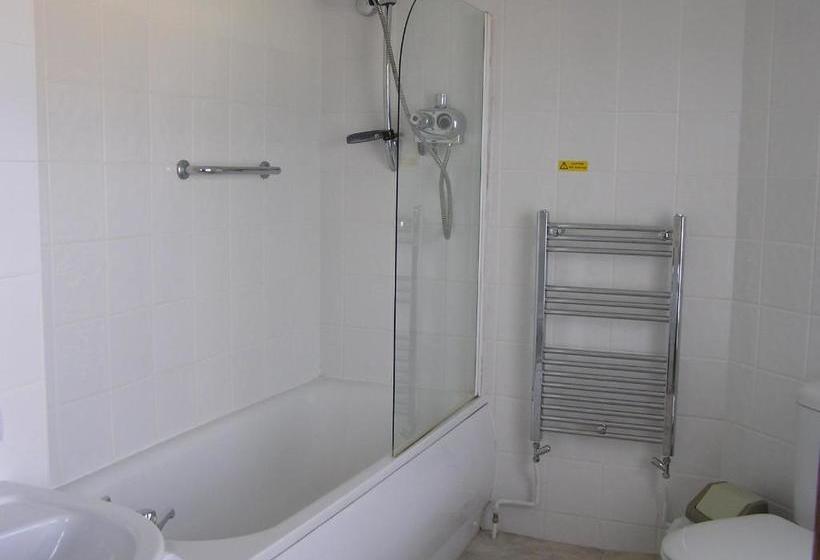 בית מלון כפרי The Cadogan