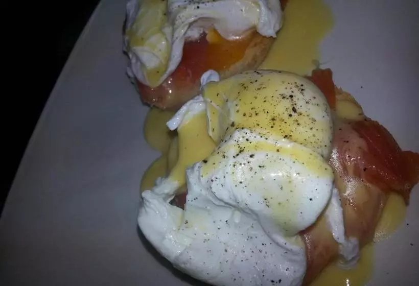 בית מלון כפרי The Cadogan