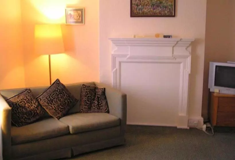 בית מלון כפרי The Cadogan