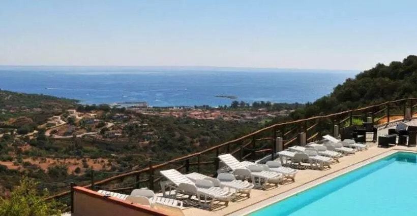 호텔 Castello Budoni