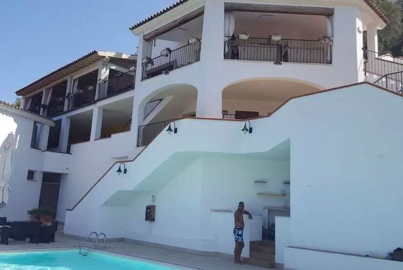 호텔 Castello Budoni