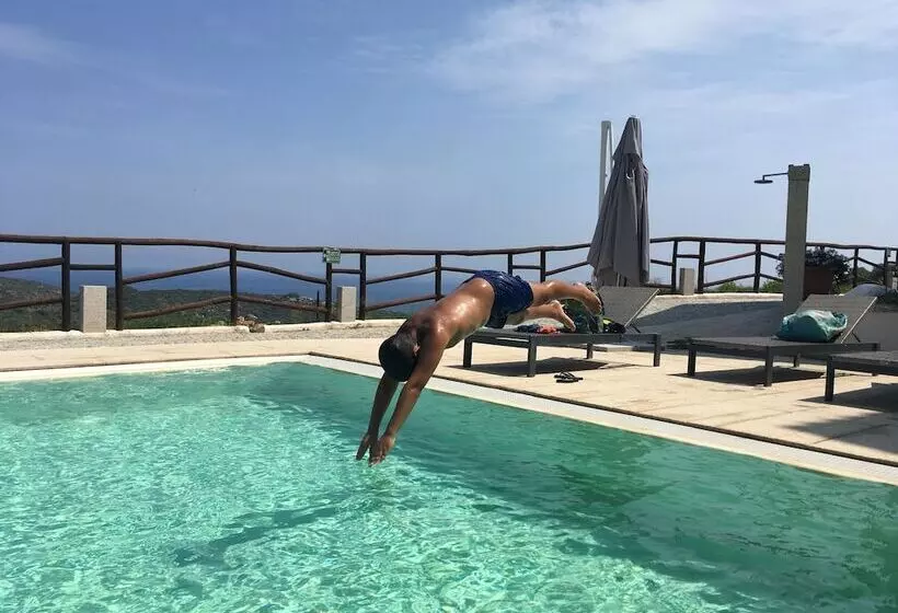 호텔 Castello Budoni