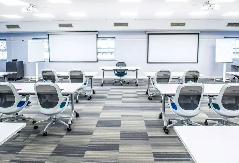 Отель De Vere Horsley Estate