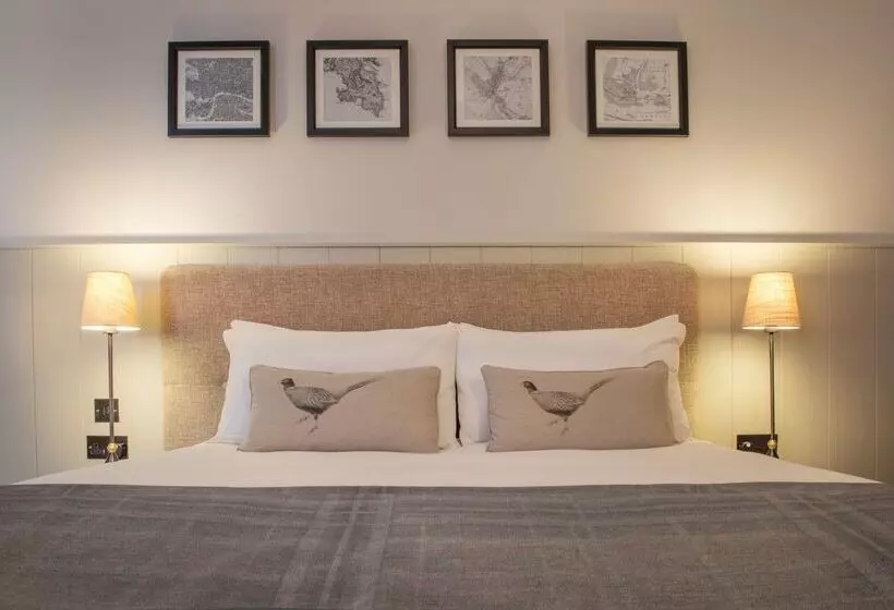 ホテル De Vere Latimer Estate