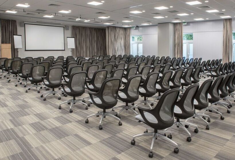 호텔 De Vere Latimer Estate