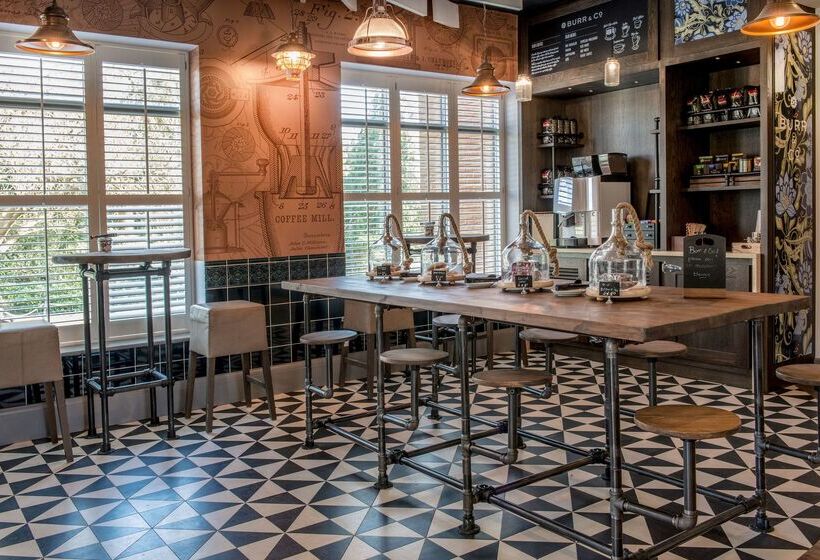 호텔 De Vere Latimer Estate