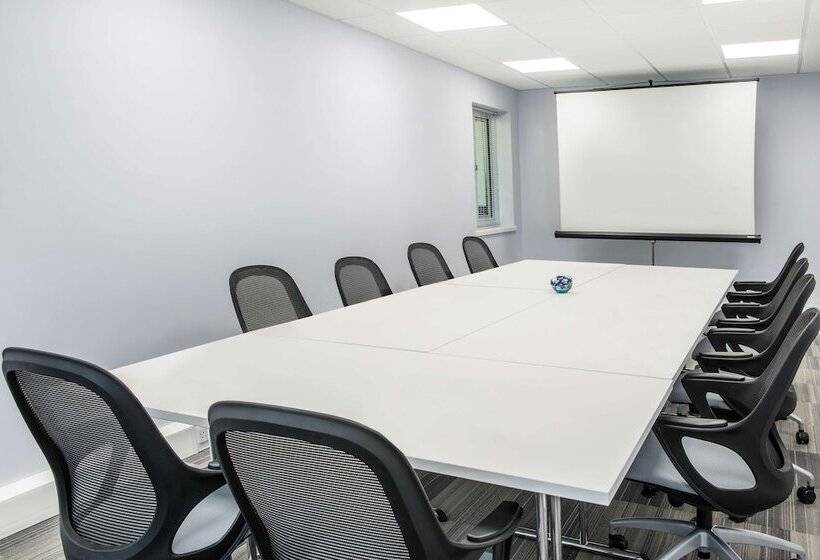 호텔 De Vere Latimer Estate