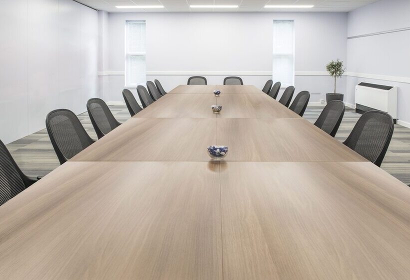 호텔 De Vere Latimer Estate