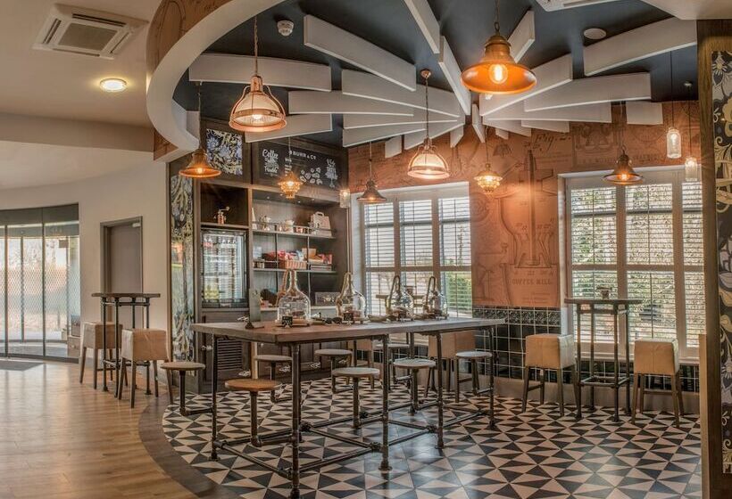 호텔 De Vere Latimer Estate