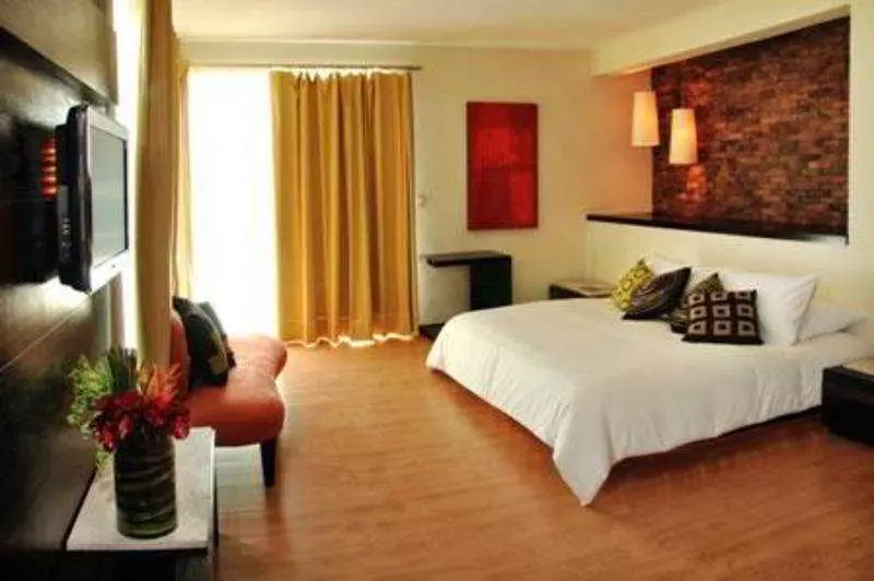 هتل El Punto Boutique & Beach Club