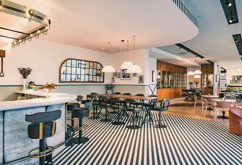 ホテル Hilton Reading