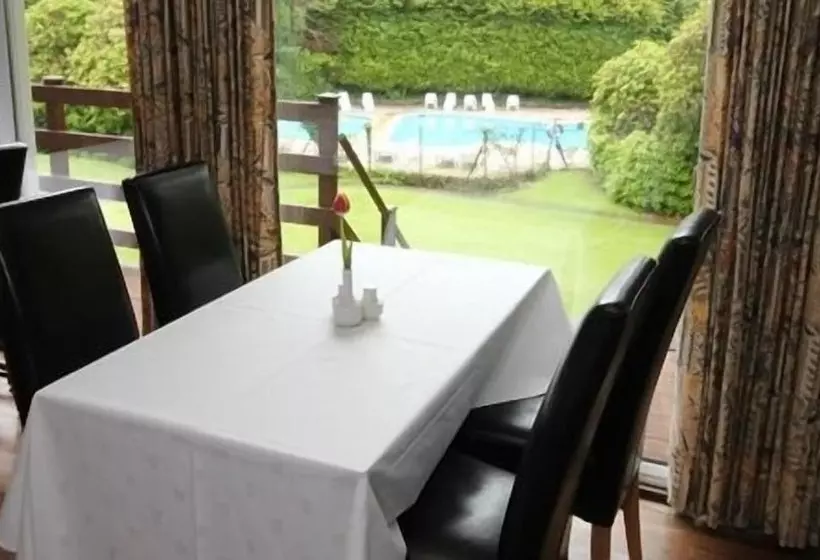 Отель Lanteglos Country House