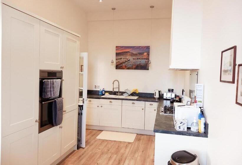 فندق Mansion House