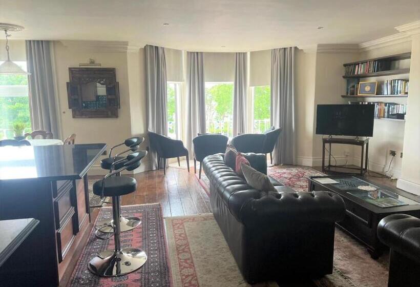 فندق Mansion House