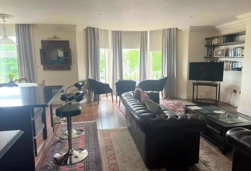 هتل Mansion House