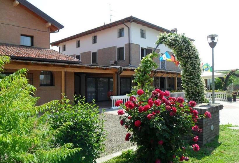 בית מלון כפרי Villa Oasi Grand