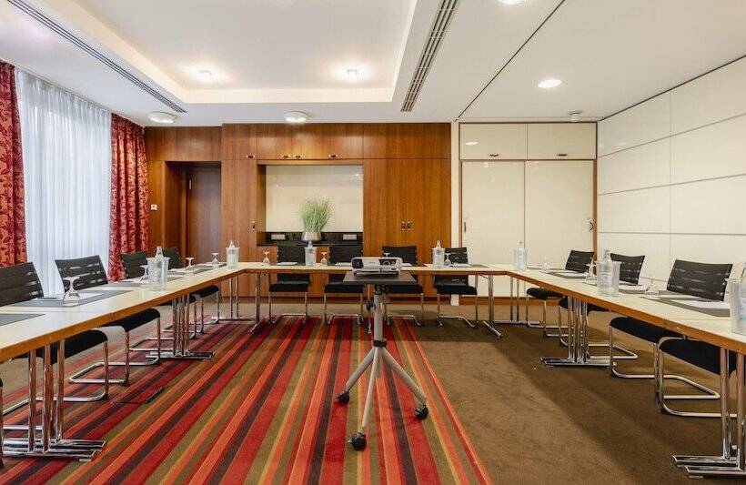 בית מלון כפרי Plaza Inn Koln Pulheim