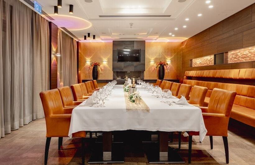 בית מלון כפרי Plaza Inn Koln Pulheim