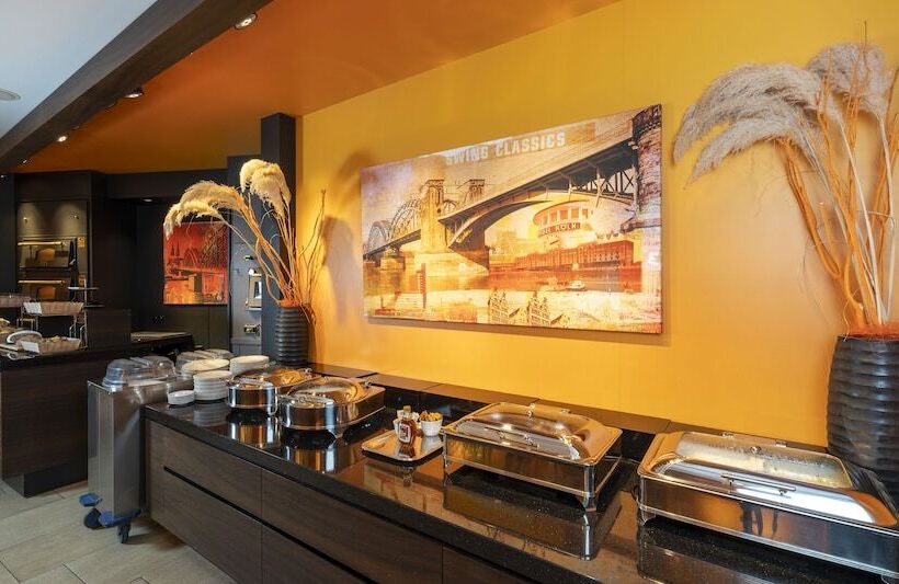 בית מלון כפרי Plaza Inn Koln Pulheim