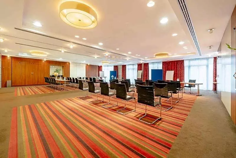 ホテル Plaza Inn Koln Pulheim