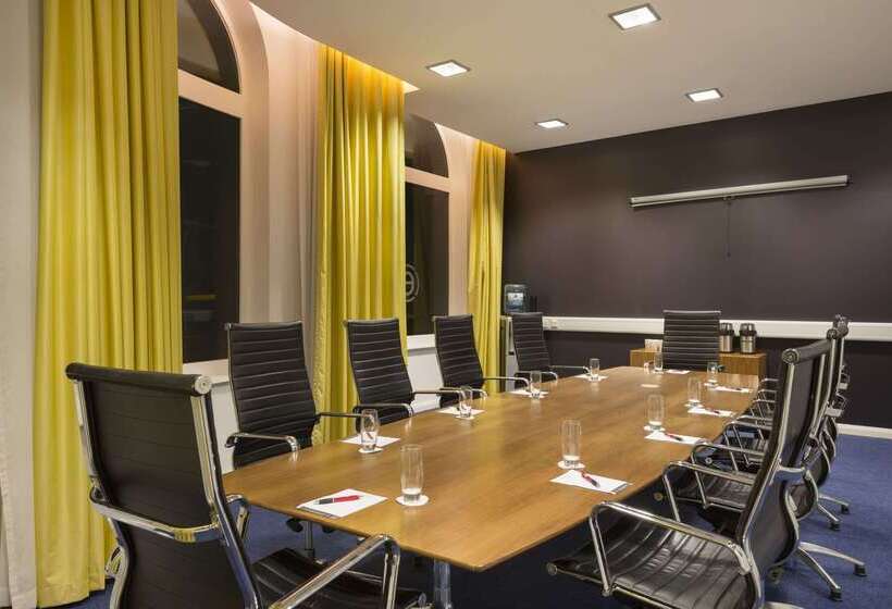 فندق Ramada By Wyndham Belfast