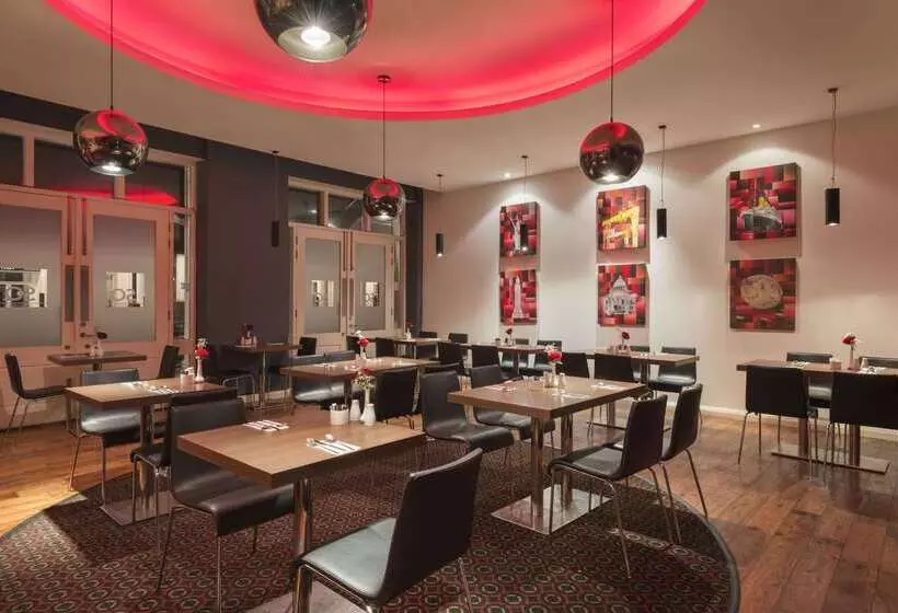 בית מלון כפרי Ramada By Wyndham Belfast