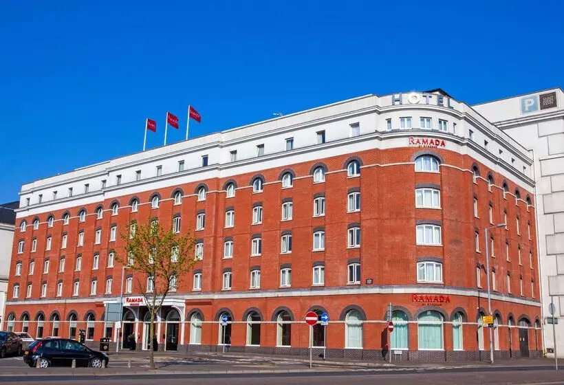 בית מלון כפרי Ramada By Wyndham Belfast