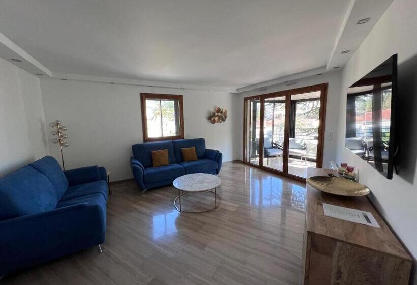 בית מלון כפרי Riviera Eden Palace