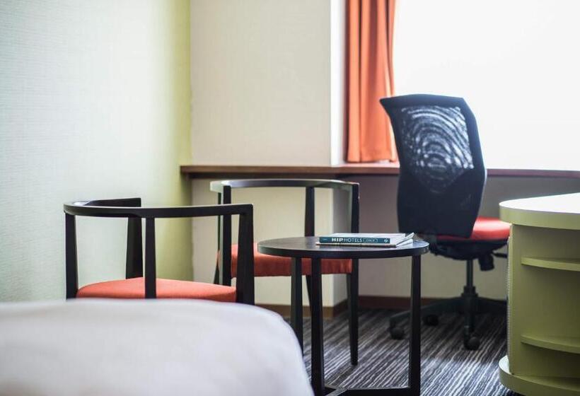 Отель The B Ikebukuro